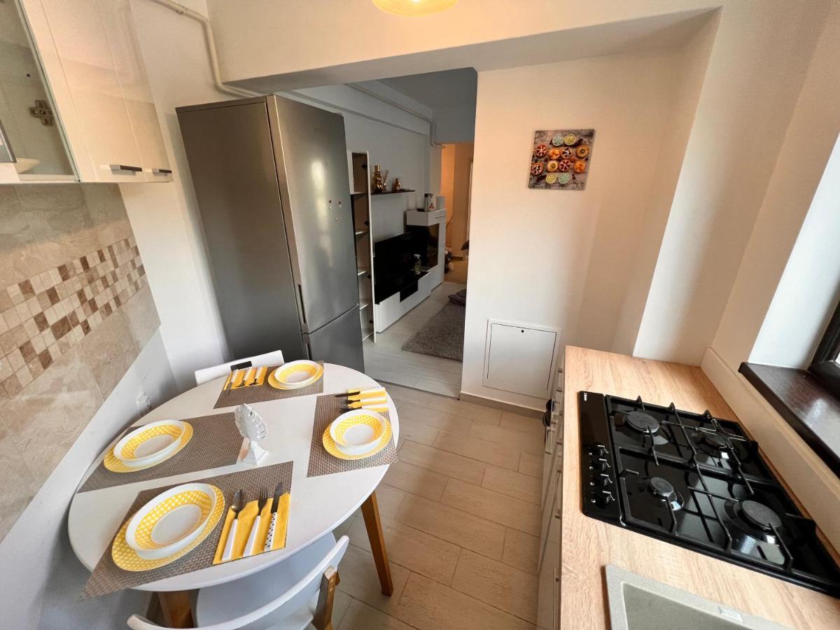 2 Rooms Apartment Airy & Bright Relax 이아시 외부 사진