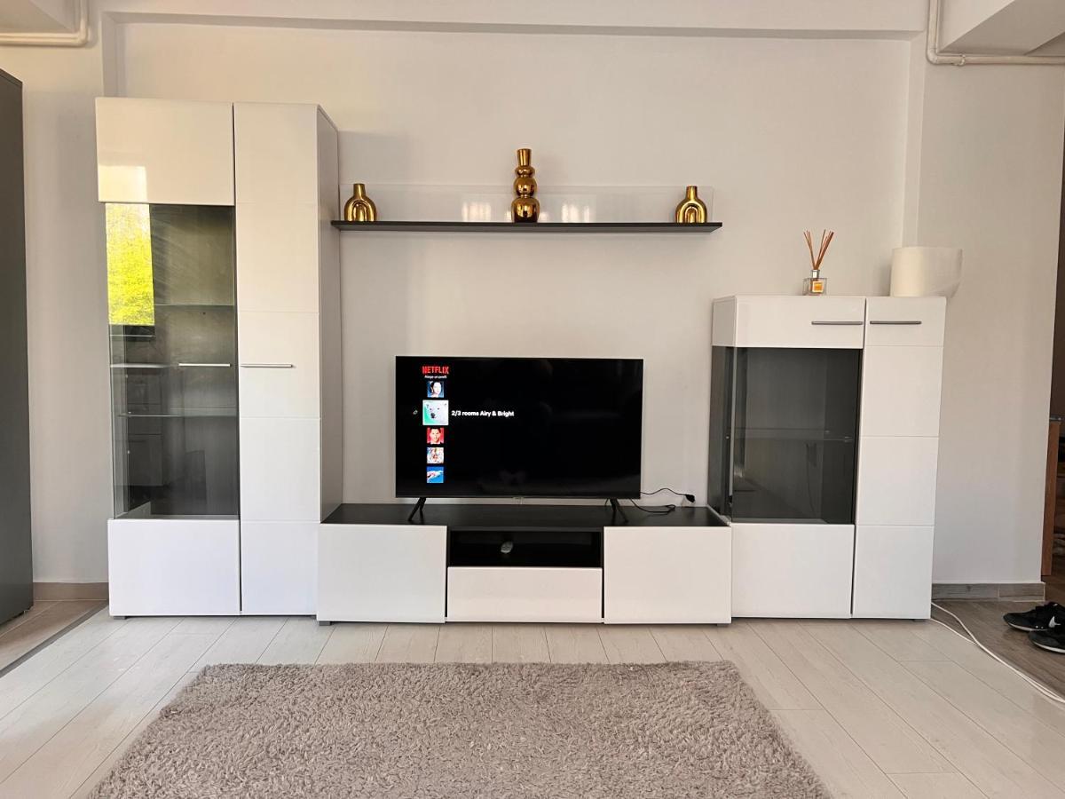 2 Rooms Apartment Airy & Bright Relax 이아시 외부 사진